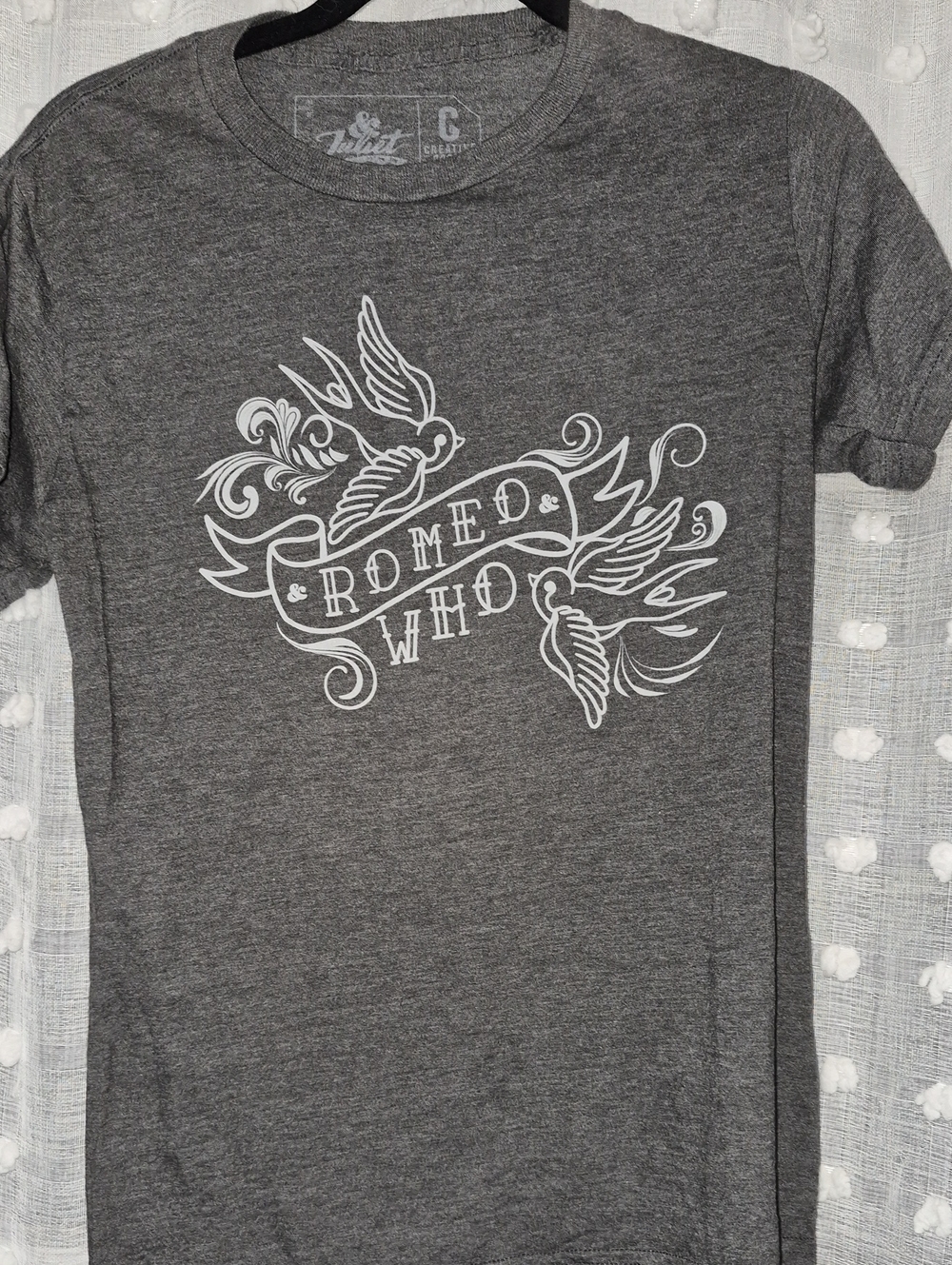 Romeo & Juliet Couture Grey Graphic Short Sleeve Tee
